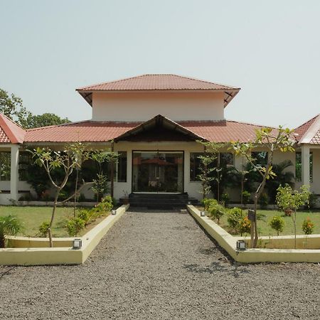 The Infinity Pench Resort Khawasa Exterior photo